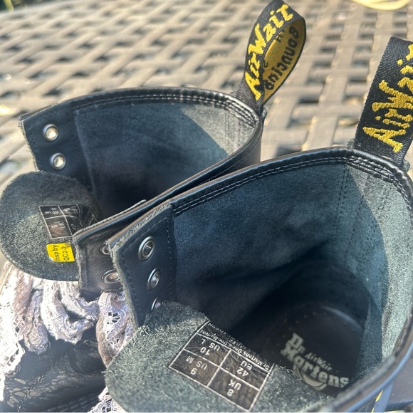 Dr. Martens Boots 9M/10L 🪻 - Picture 6 of 6